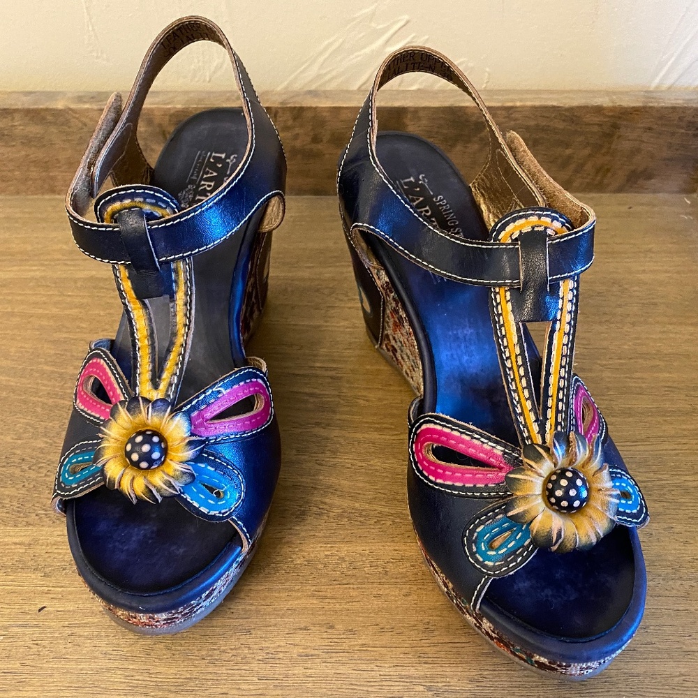 Wedge heeled sandal from L’Artise by Spring Step. 36.